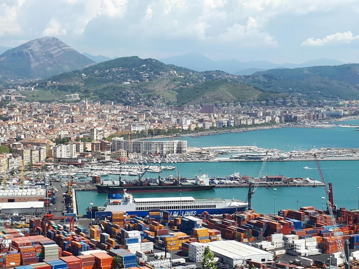Salerno Centraal Apartment Bagian luar foto