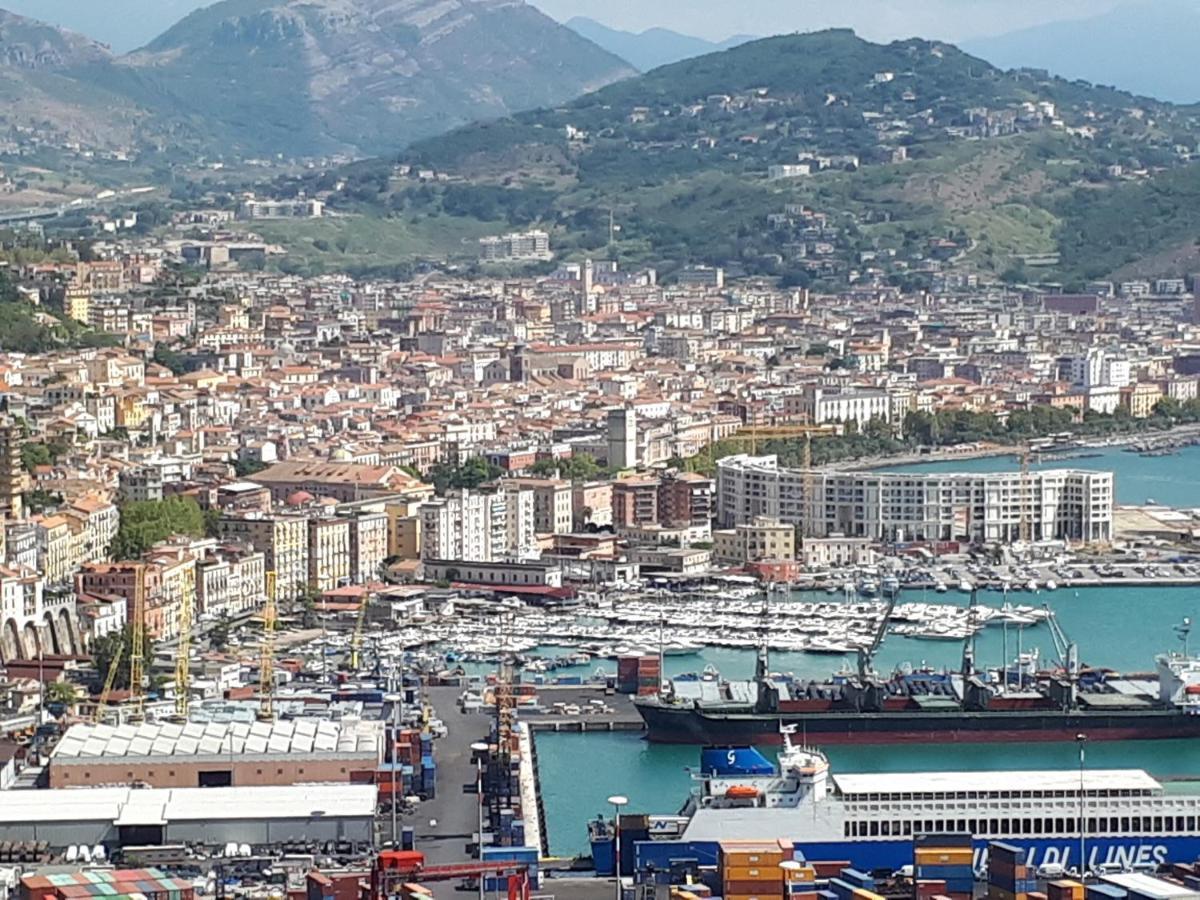 Salerno Centraal Apartment Bagian luar foto