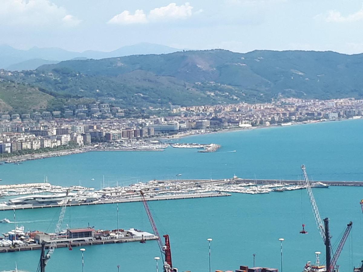 Salerno Centraal Apartment Bagian luar foto