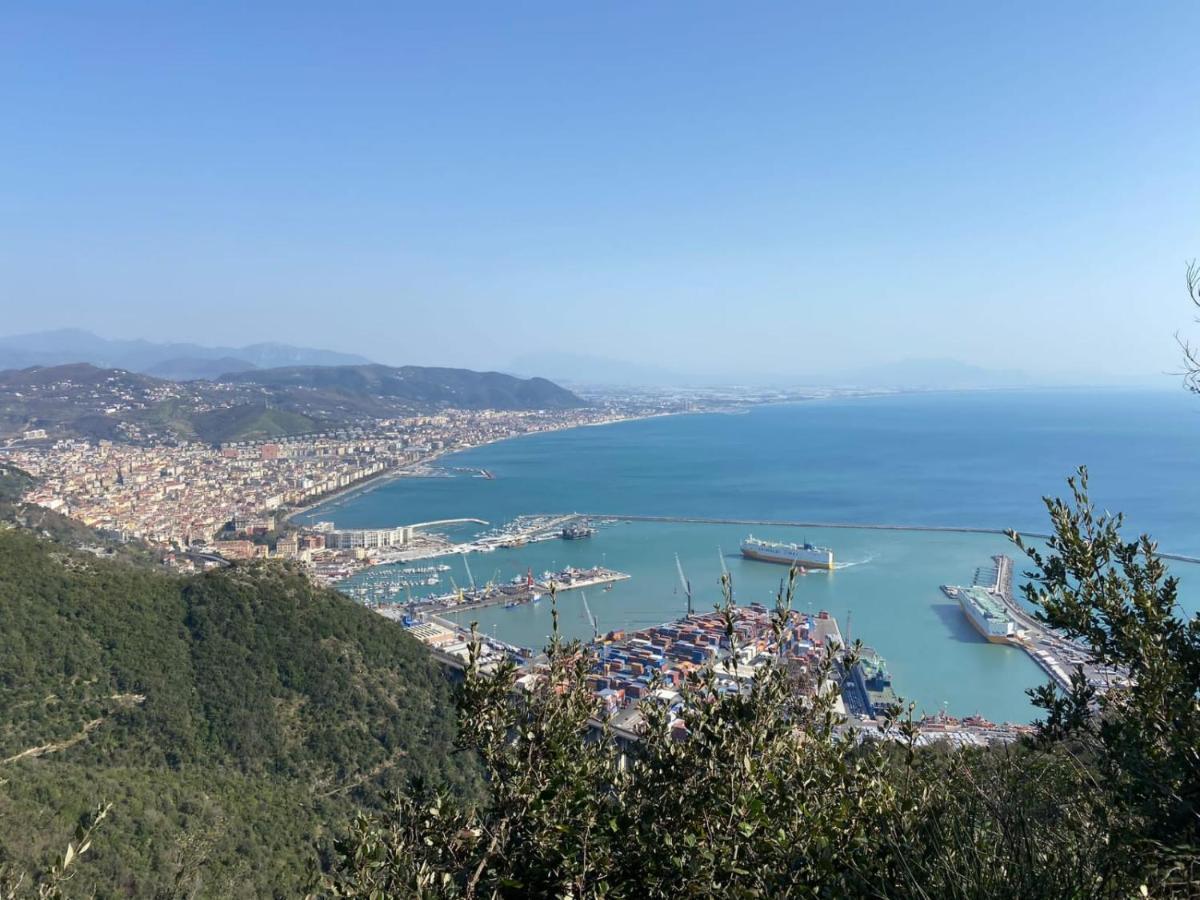Salerno Centraal Apartment Bagian luar foto