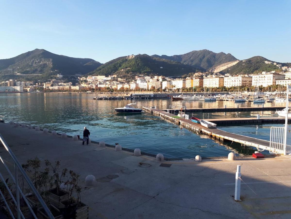 Salerno Centraal Apartment Bagian luar foto