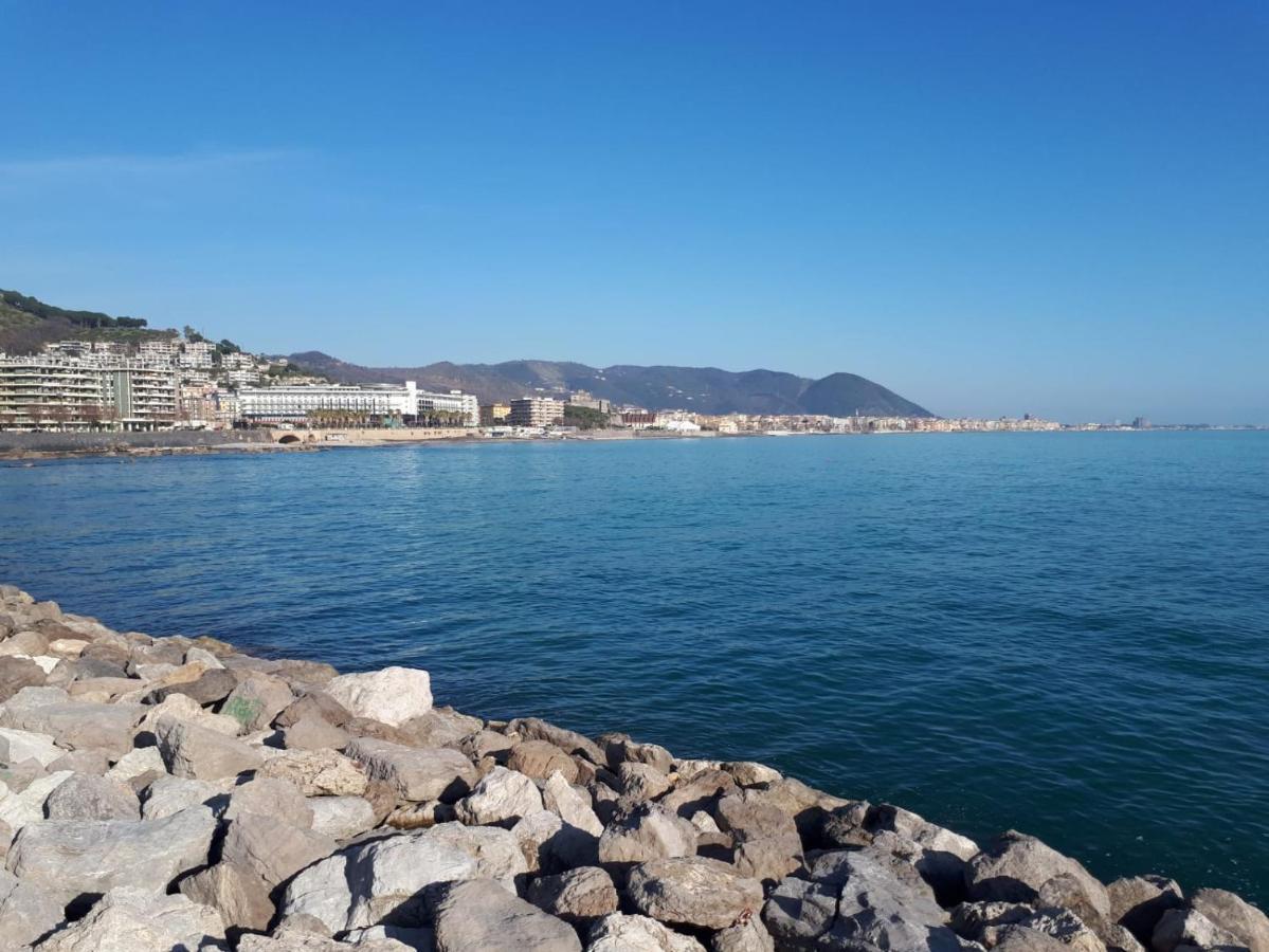 Salerno Centraal Apartment Bagian luar foto