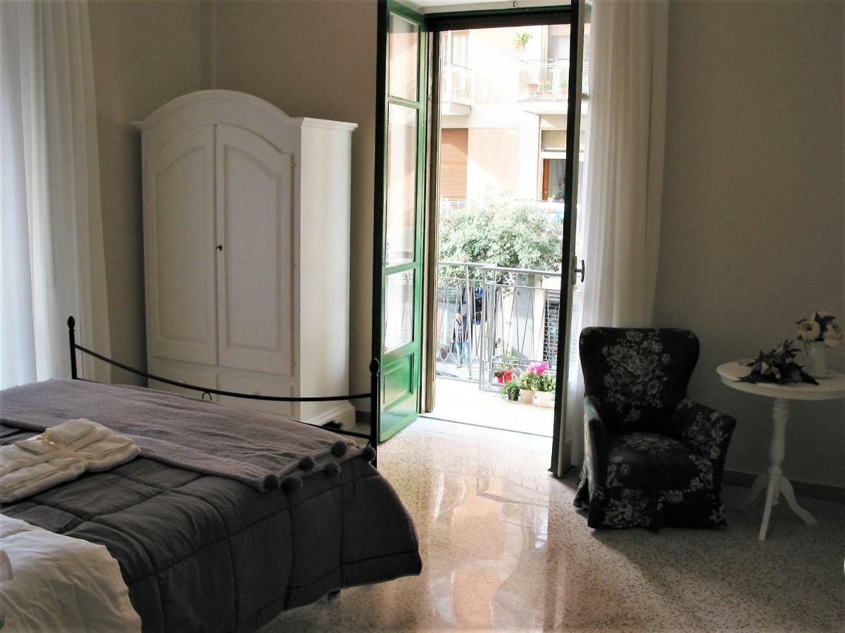 Salerno Centraal Apartment Bagian luar foto