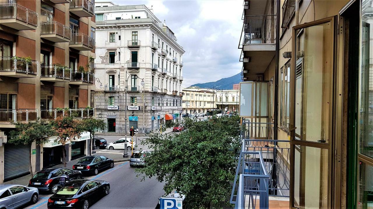 Salerno Centraal Apartment Bagian luar foto