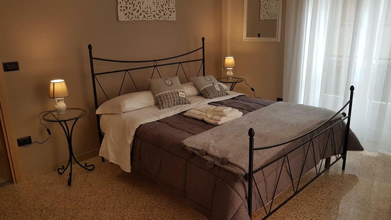 Salerno Centraal Apartment Bagian luar foto